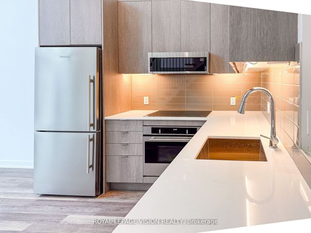 105 - 250 Lawrence Ave W