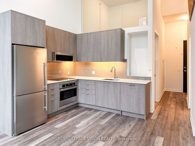 105 - 250 Lawrence Ave W