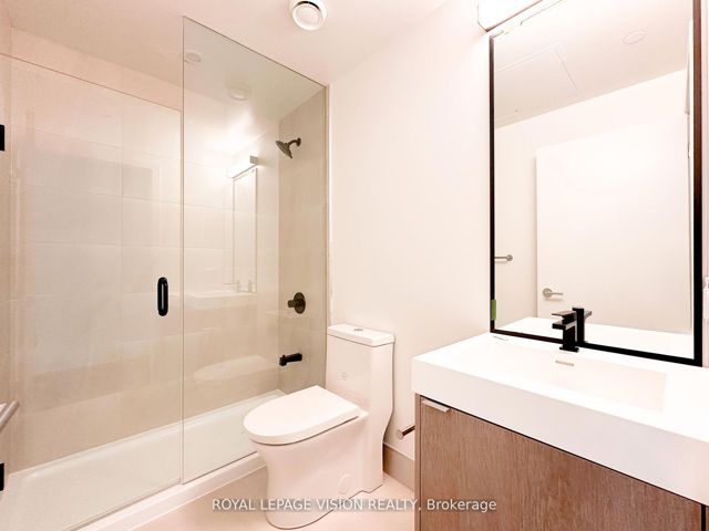 105 - 250 Lawrence Ave W