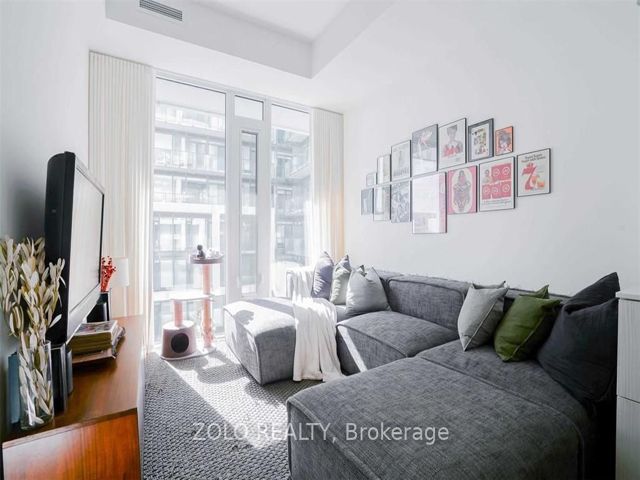 1101 - 5 Soudan Ave