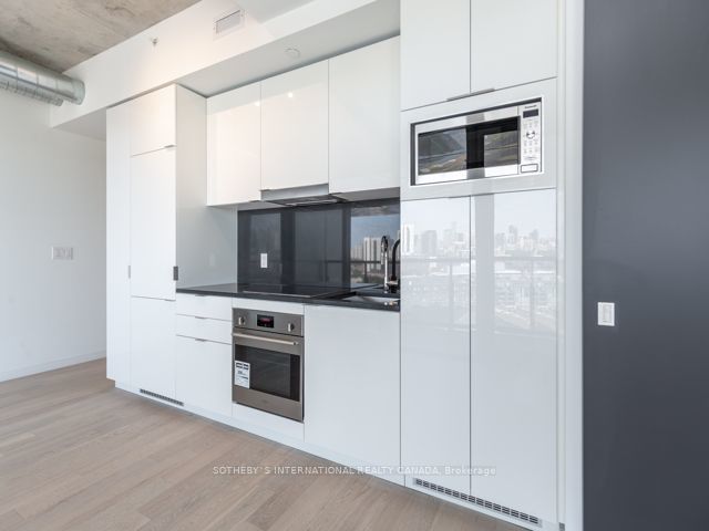 1402 - 170 Bayview Ave