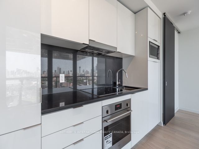 1402 - 170 Bayview Ave