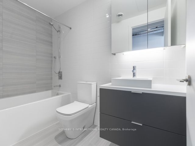 1402 - 170 Bayview Ave