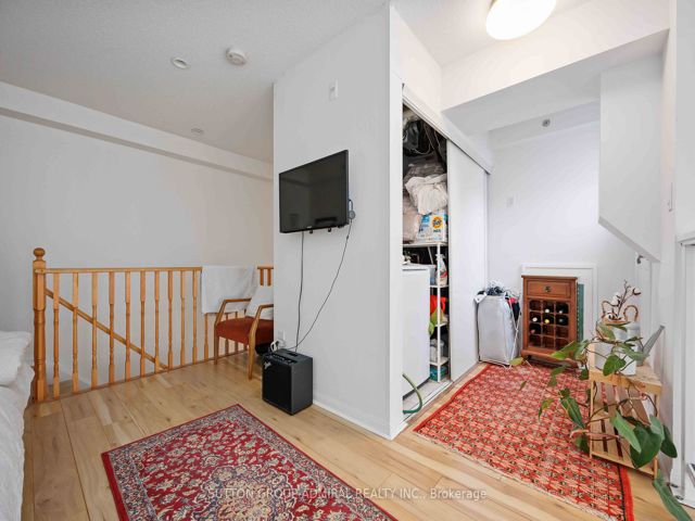 1705 - 80 Joe Shuster Way