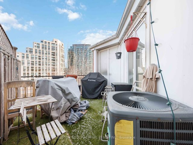 1705 - 80 Joe Shuster Way