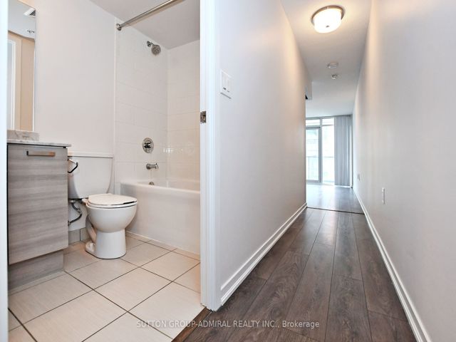 1111E - 36 Lisgar St