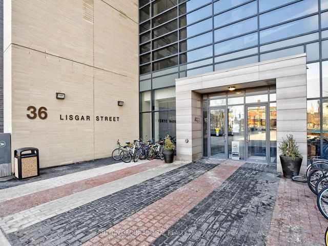 1111E - 36 Lisgar St
