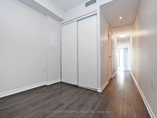 1111E - 36 Lisgar St