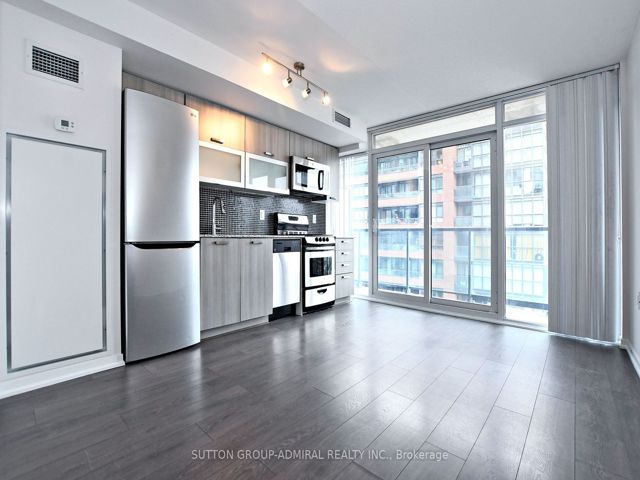 1111E - 36 Lisgar St