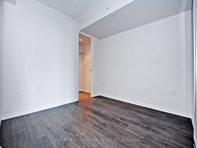 1111E - 36 Lisgar St
