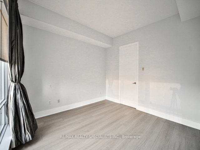 803 - 20 Stewart St