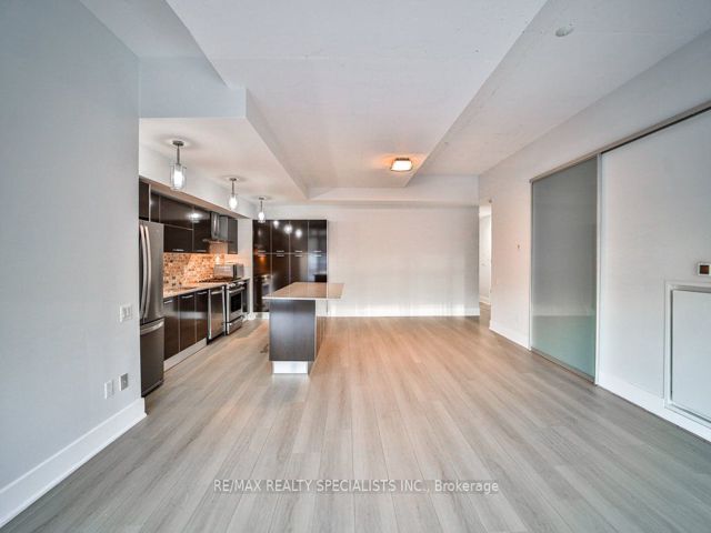 803 - 20 Stewart St