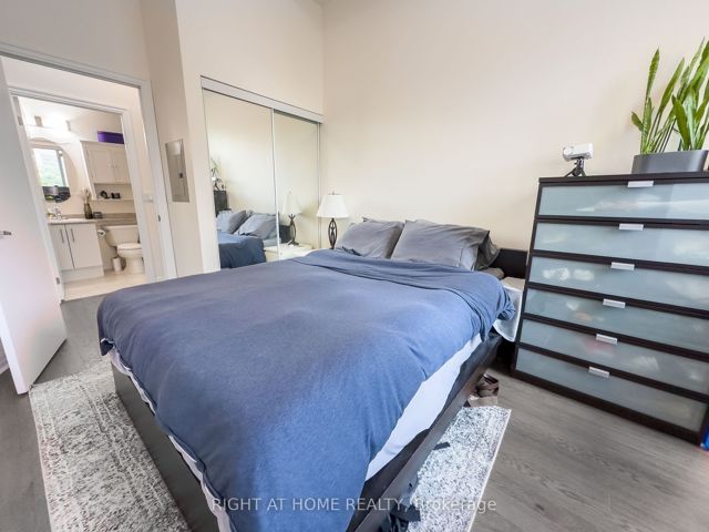 210 - 16 Yonge St