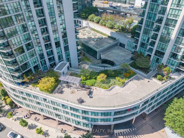 210 - 16 Yonge St