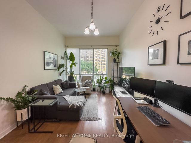 210 - 16 Yonge St