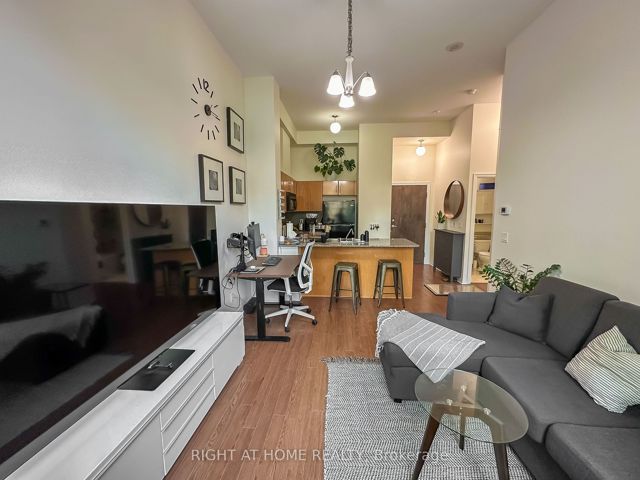 210 - 16 Yonge St