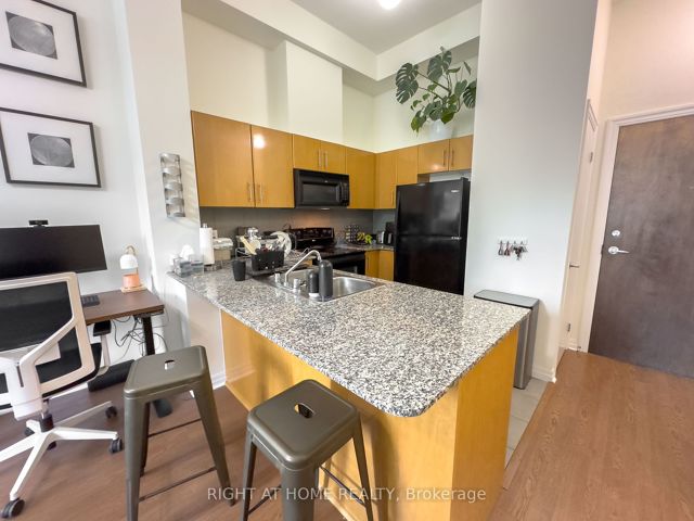 210 - 16 Yonge St