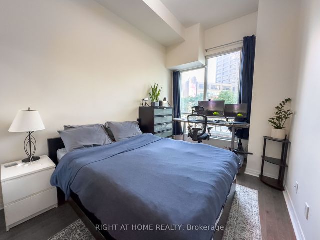 210 - 16 Yonge St