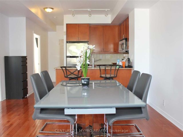 315 - 736 Spadina Ave
