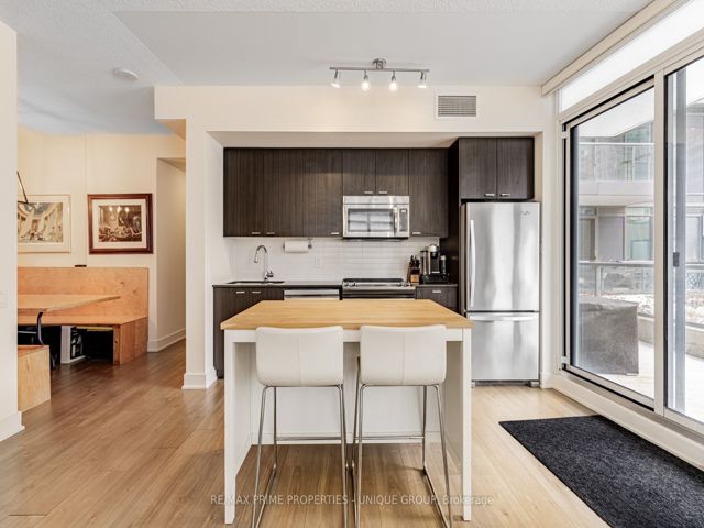 308 - 30 Roehampton Ave