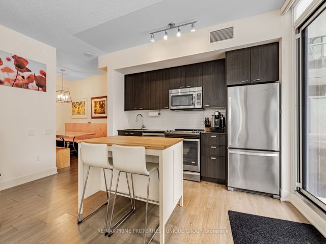 308 - 30 Roehampton Ave