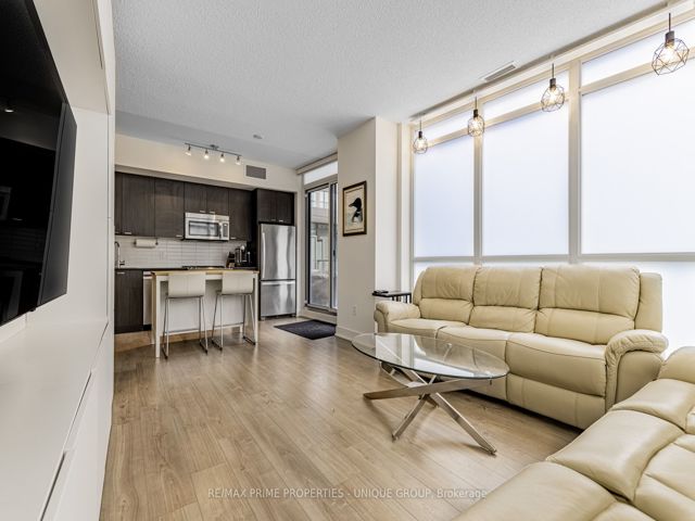 308 - 30 Roehampton Ave