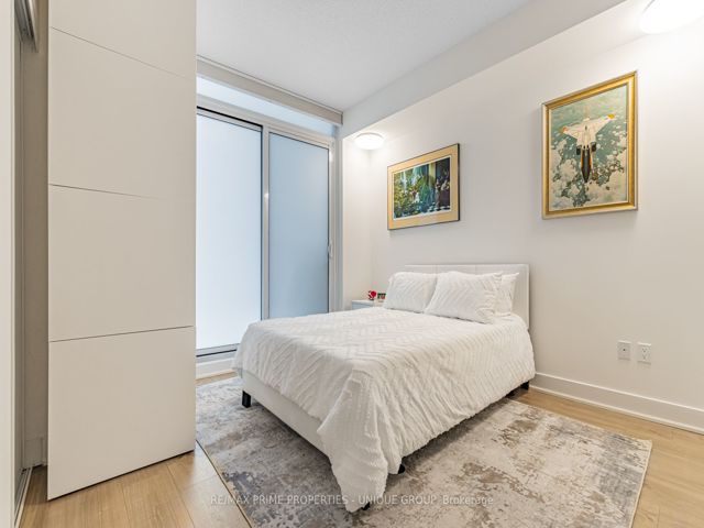 308 - 30 Roehampton Ave