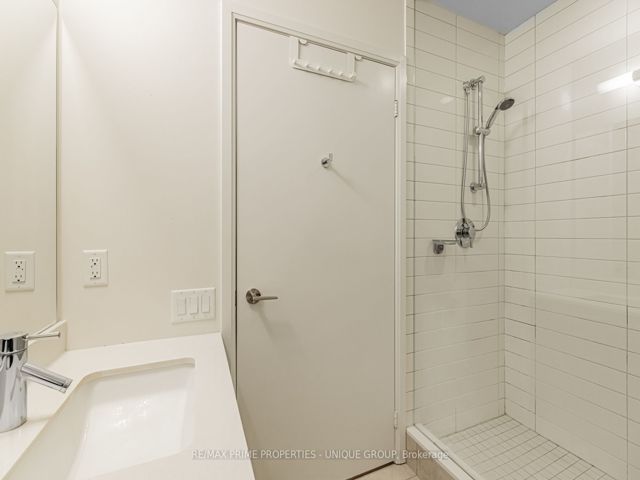 308 - 30 Roehampton Ave