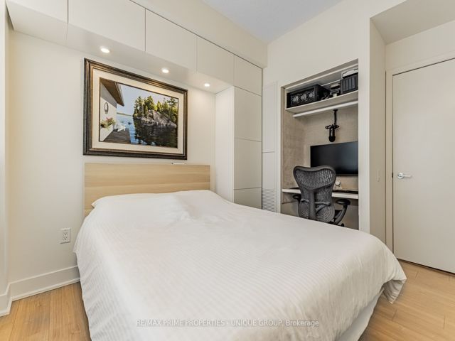 308 - 30 Roehampton Ave