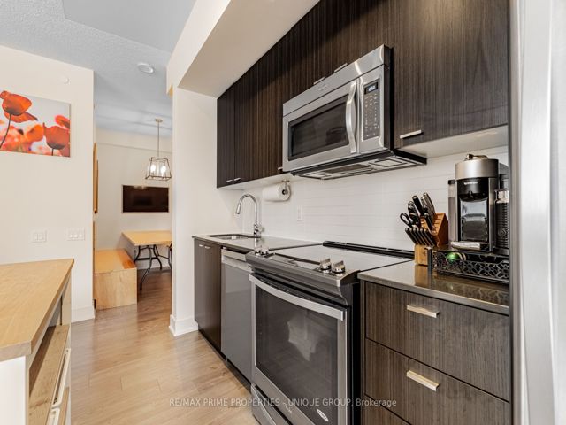 308 - 30 Roehampton Ave