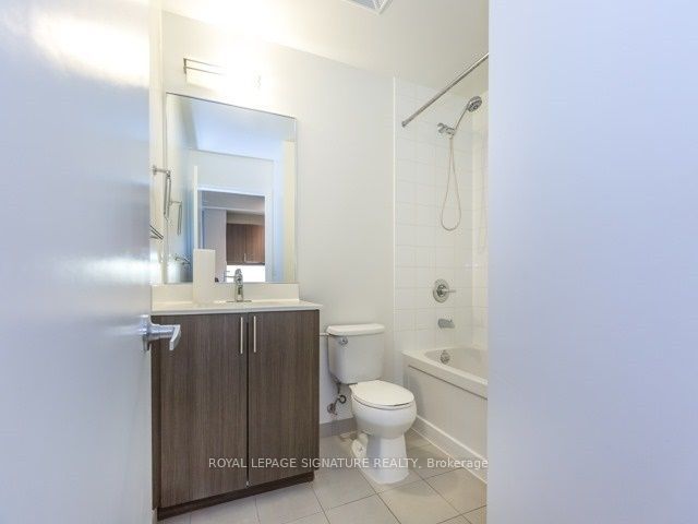 402 - 17 Kenaston Gdns