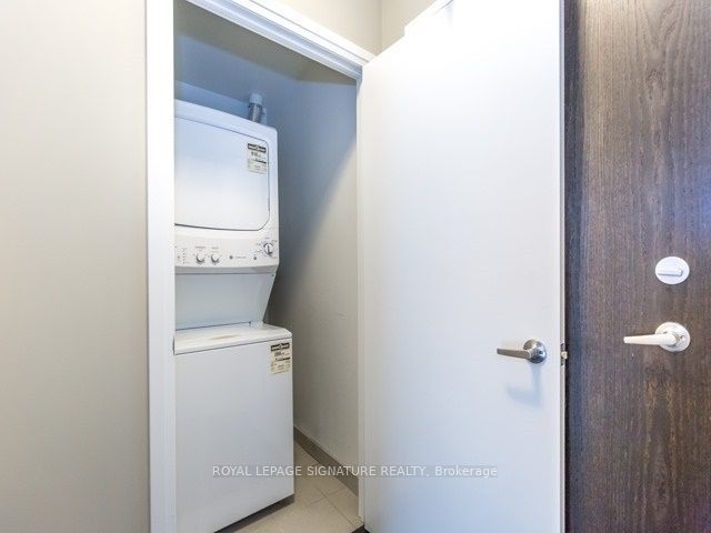 402 - 17 Kenaston Gdns