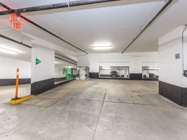 402 - 17 Kenaston Gdns