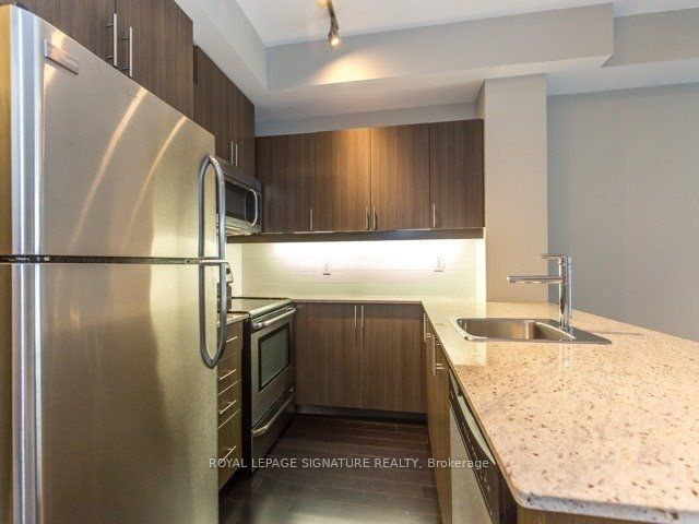 402 - 17 Kenaston Gdns