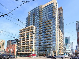 908 - 438 King St W