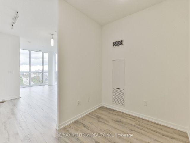 1310 - 52 Forest Manor Rd