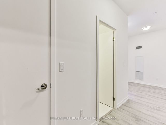1310 - 52 Forest Manor Rd