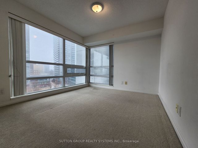 611 - 30 Herons Hill Way
