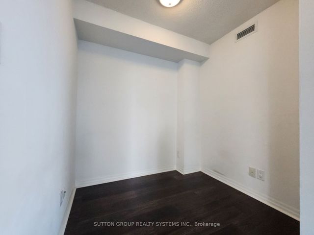 611 - 30 Herons Hill Way