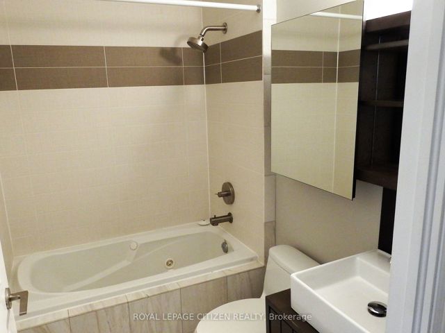 2905 - 12 Yonge St