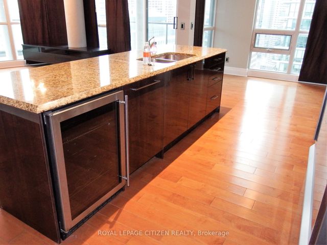 2905 - 12 Yonge St