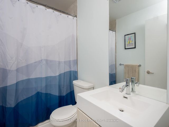 917 - 160 Vanderhoof Ave