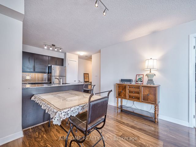 1508 - 33 Bay St