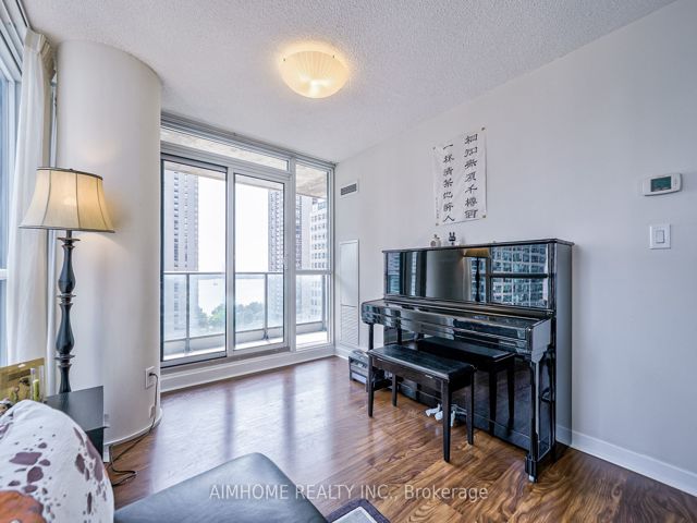 1508 - 33 Bay St