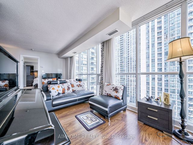 1508 - 33 Bay St