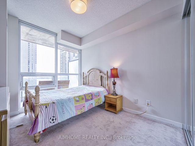 1508 - 33 Bay St