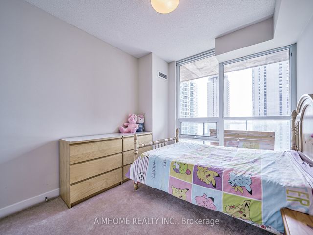 1508 - 33 Bay St