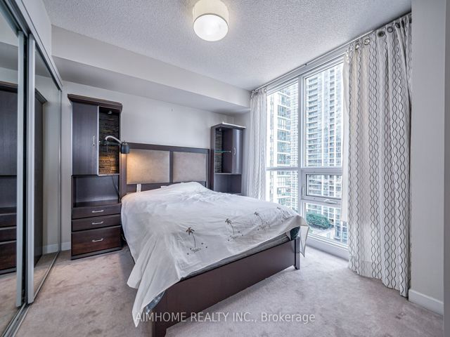 1508 - 33 Bay St