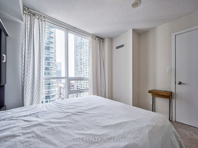 1508 - 33 Bay St