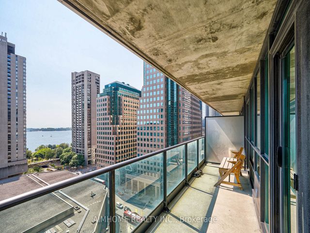 1508 - 33 Bay St